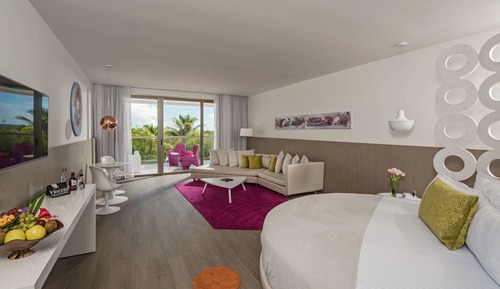 Suite, Round Bed (Honeymoon)