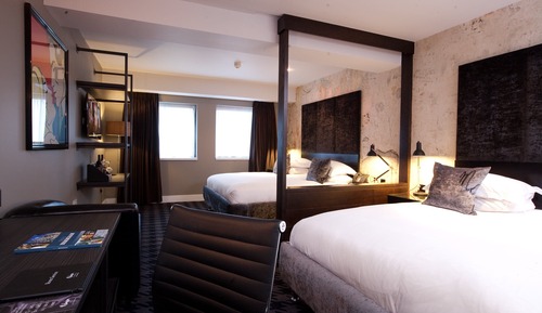 Club Deluxe Double Double Room