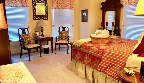 Premium Single Room, 1 Queen Bed, Ensuite, Garden View (James Wilson Room)