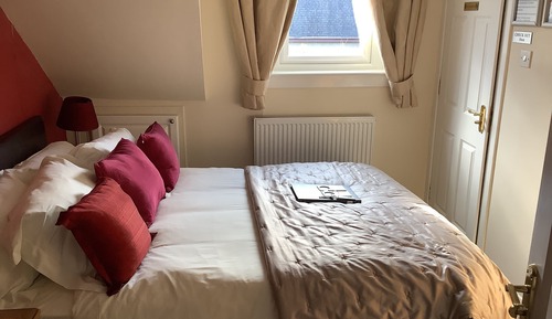 Double Room, Ensuite (Small)
