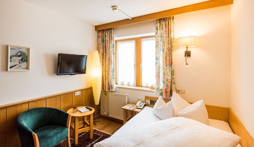 Single Room (Enzian)