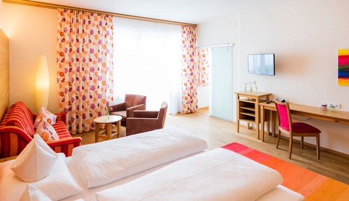 Family Suite, Bathtub