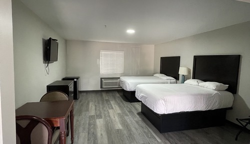 Standard Single Room, 2 Double Beds