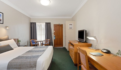 Standard Room, 1 Queen Bed