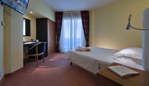 Single Room, Balcony