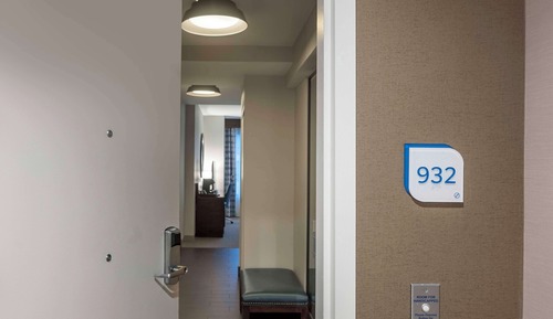 Premium Room, 1 King Bed, Accessible (Mobility)