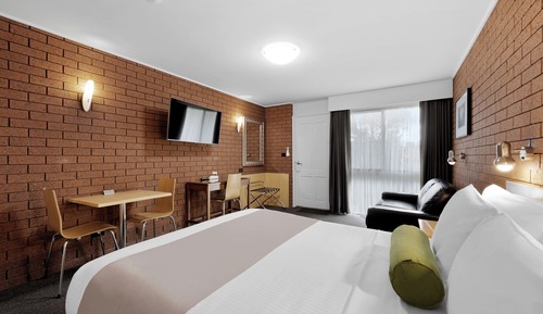 Deluxe Queen Room