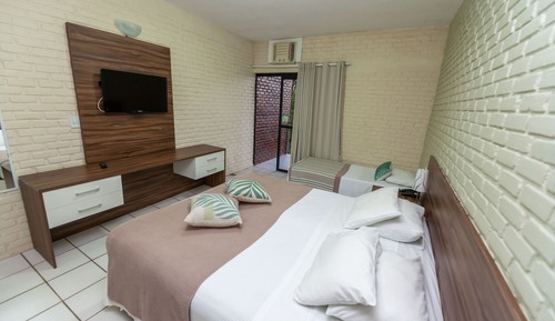 Standard Double or Twin Room, Multiple Beds, Partial Ocean View, Garden Area