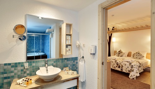 Lake House Upper Floor Garden View