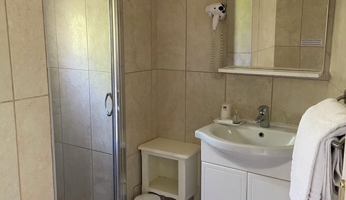 Economy Double Room, Garden View (15m²)