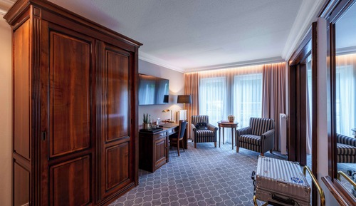 Superior Room, 1 Double Bed (Converts to 2 Twin Beds;Shower Only)