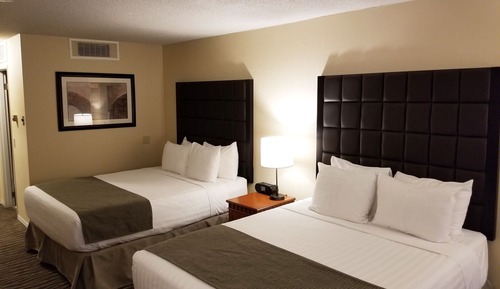 Standard Room, 2 Queen Beds, Poolside