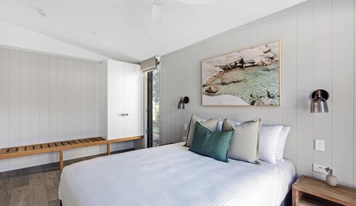 Premium Cabin - Sleeps 4 - Easy Access
