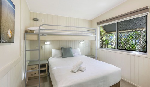 Superior Cabin - Sleeps 5