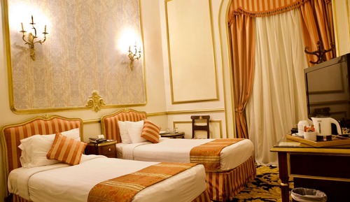 Golden Classic Room City View