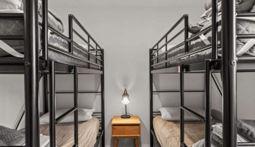 Deluxe 2 Bedroom Cabin - Sleeps 6
