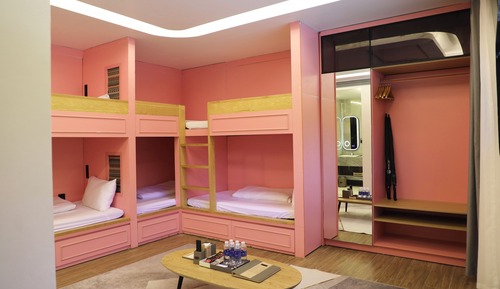 6 Beds Mixed Dormitory Room