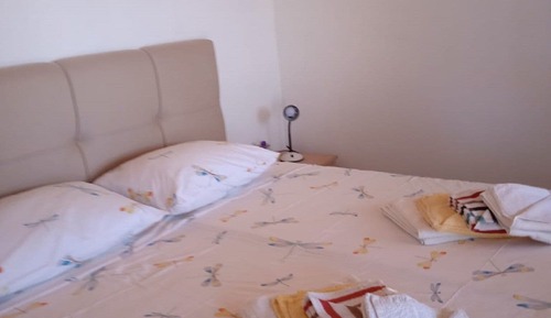 House (One Bedroom Holiday Home with Swimmin)
