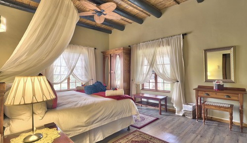 Superior Cottage, 3 Bedrooms, Mountain View, Poolside