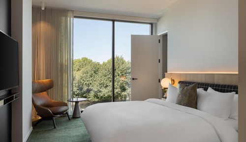 The Loren One-Bedroom Greenhouse Suite with Balcony
