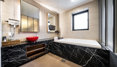 Room (VIP (karaoke massage chair 75 TV Netf)