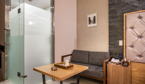 Room (Deluxe (garden view 65 TV Netflix Dis)