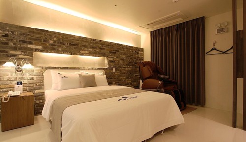 Room (Special price random (room selection )