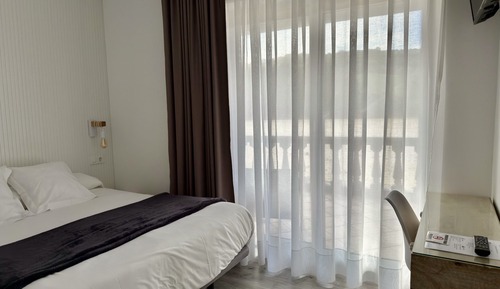 Superior Double Room, Terrace (con vistas al mar)