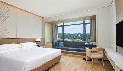 Executive Room, 1 King Bed, Garden View
