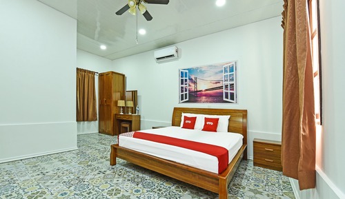 Room, Private Bathroom