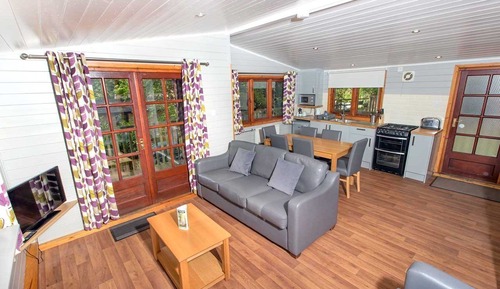 6 Berth Superior Wooden Lodge 3 Bed Pet Free