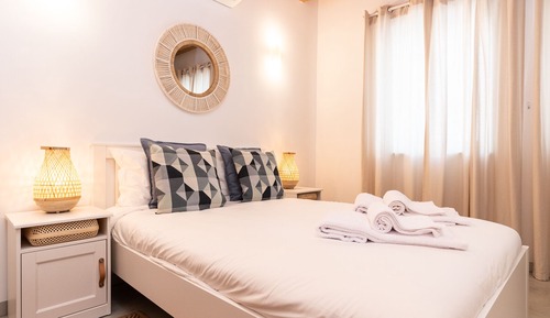 Economy Twin Room, 2 Twin Beds, Patio