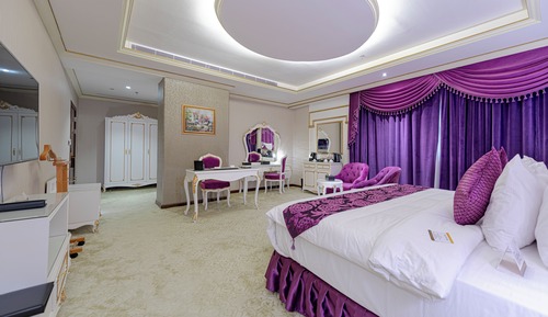 Deluxe King Room