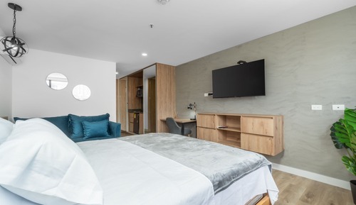 Studio Suite (1205)