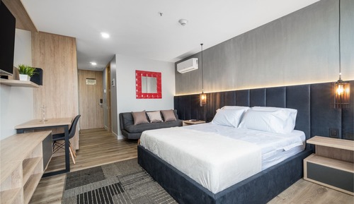Studio Suite (1417)