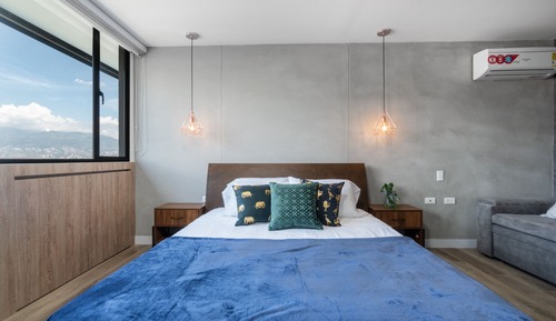 Studio Suite (1218)