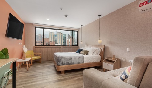 Studio Suite (1207)