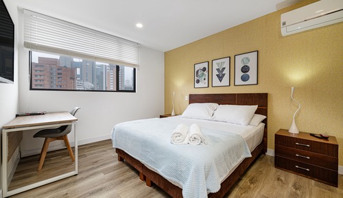 Apartment (703)