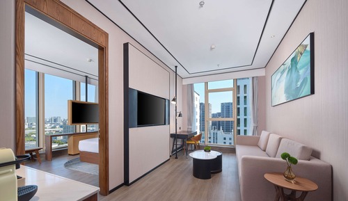 Junior Suite, 1 King Bed