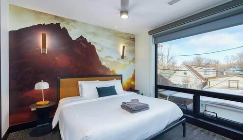 Deluxe Apartment