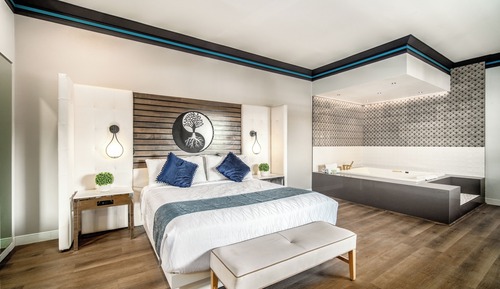 Luxury Room, 1 King Bed, Jetted Tub