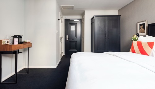 Medium Room - Attic
