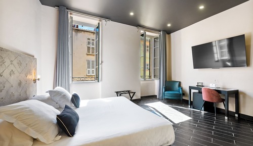 Superior Room, City View