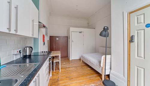 Basic Studio, Shared Bathroom