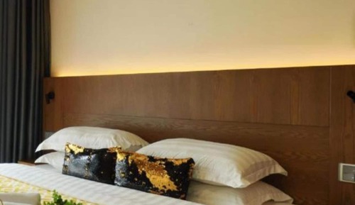 One-Bedroom Deluxe Apartment with Balcony