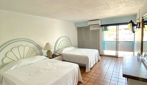 Basic Quadruple Room, City View