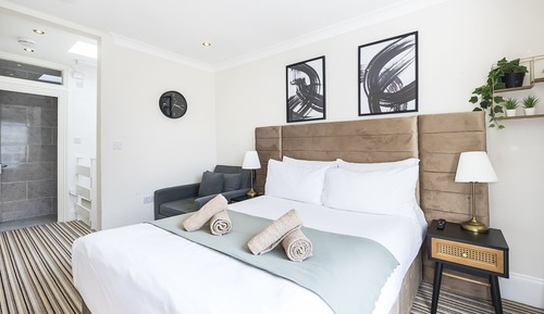Deluxe Studio Suite