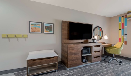 Room, 1 King Bed, Accessible (Hearing)