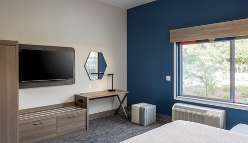 Standard Room, 1 King Bed