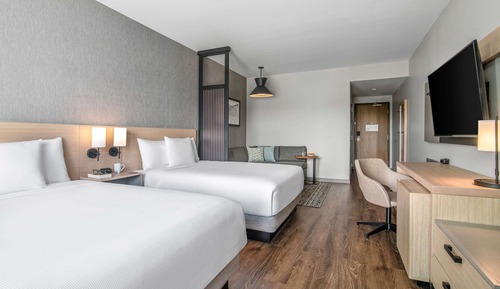 Room (2 Queen with Sofabed)